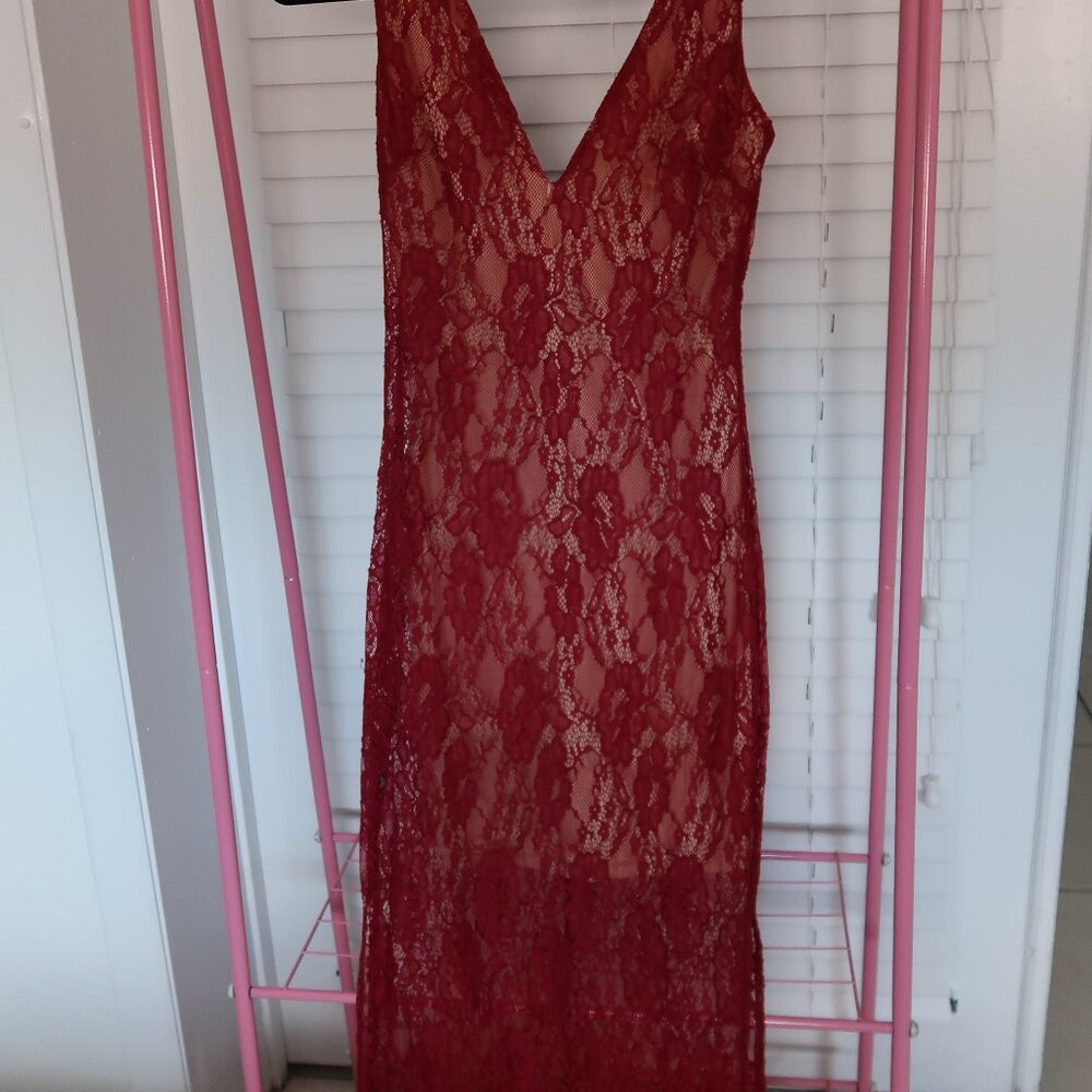 ❤️‍🔥 Long Red Lace Dress Over Nude Lining – Elegant & Sexy ❤️‍🔥